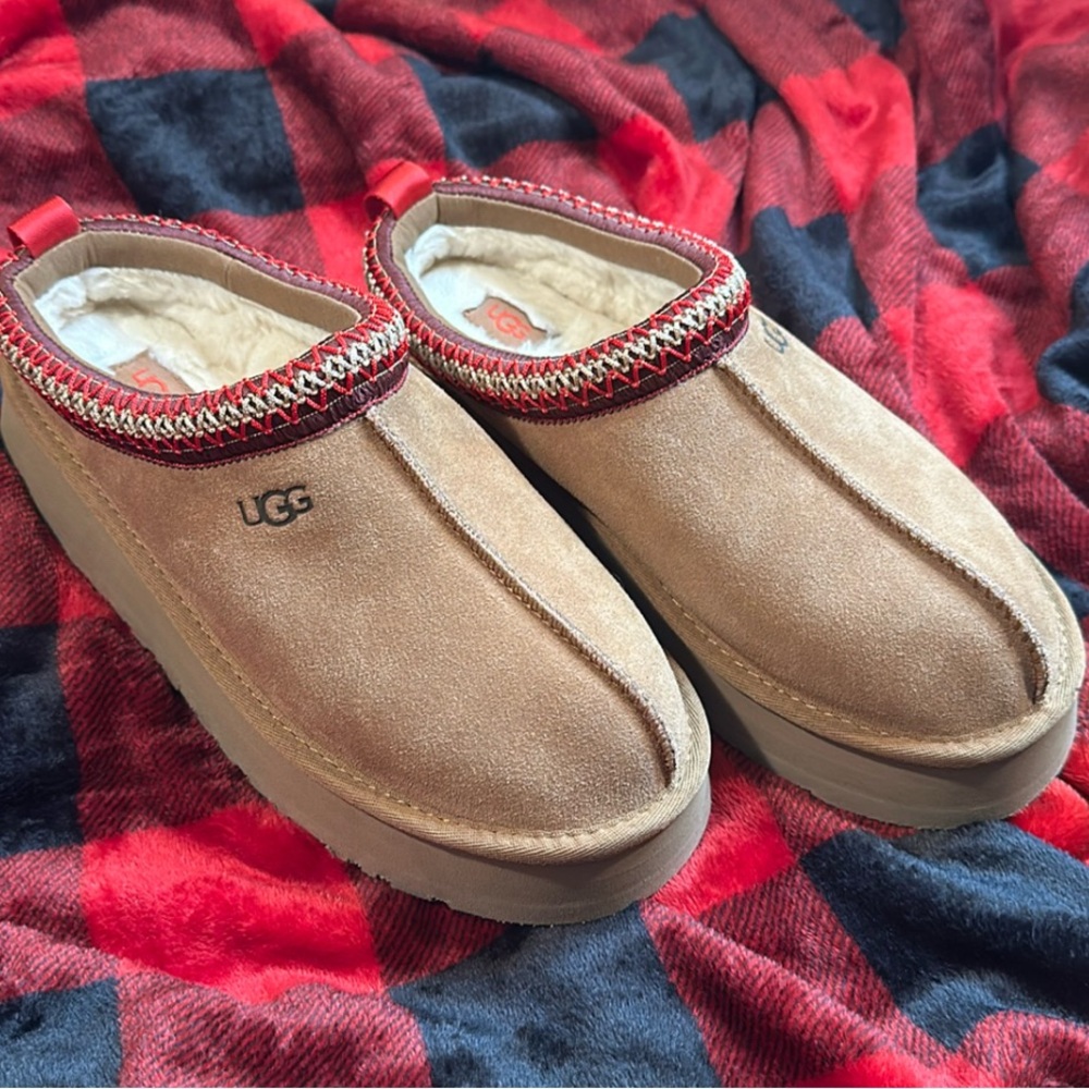 UGG TAZZ PLATFORM SLIPPER SIZE 10